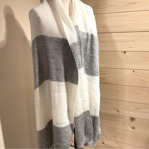 Oversized Soft & Cozy Scarf Shawl, gray & off-white, one size, EUC